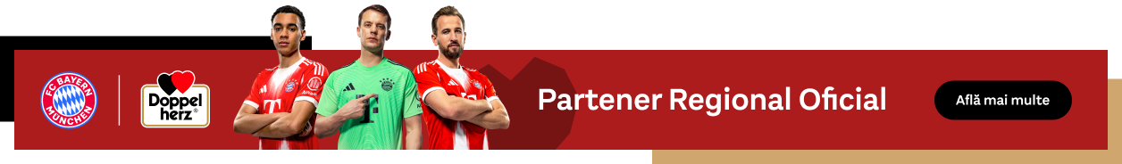 În prim-plan sunt prezentați trei jucători ai FC Bayern. Lângă ei se află siglele FC Bayern München și Doppelherz, precum și textul: „Partener Regional Oficial”. Un buton negru conține inscripția „Află mai multe”.